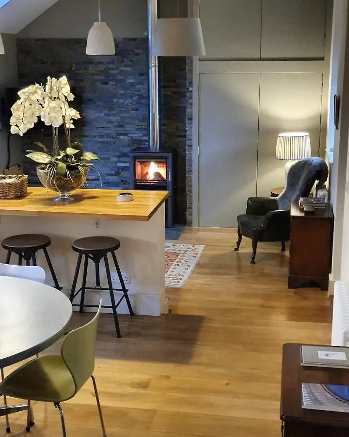 The Little Barn @ Bath With Large Hot Tub Apartment